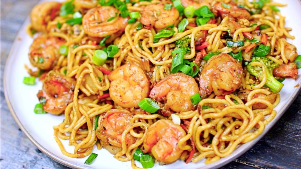 Stir-Fried Noodles with Shrimp and Vegetables