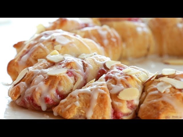 Christmas Tea Ring with Raspberry Cream Cheese Filling