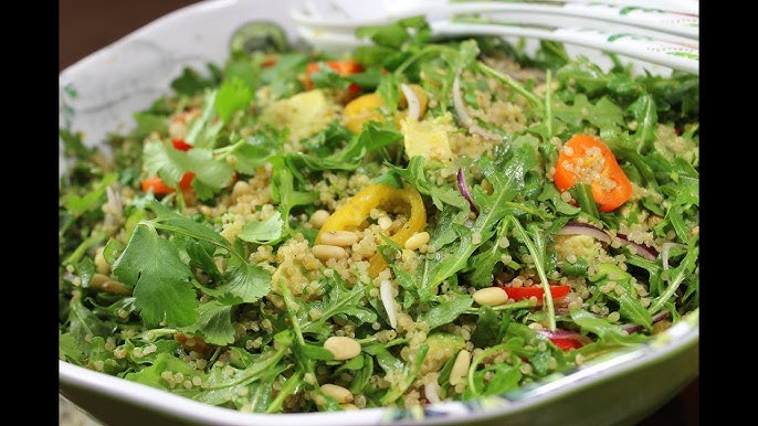 Fresh Arugula Salad with Grapes and Black Pepper Vinaigrette