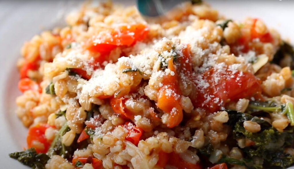 One-Pan Farro with Tomatoes and Kale